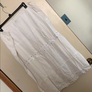 A white skirt